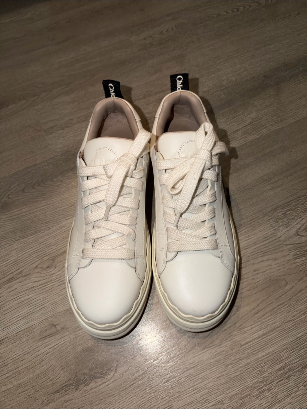 Chloé Lauren Low-Top Leather Sneakers